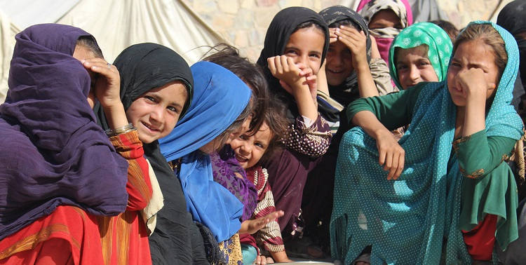 1 Million Afghan Children Are At Risk of Starvation, UNICEF Director Warns